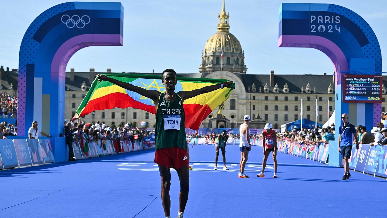 Tamirat Tola nuevo rey del maratón olímpico tras el retiro de Kipchoge