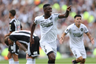 Con un jugador menos, Botafogo ganó la primera Libertadores de su historia imagen-6