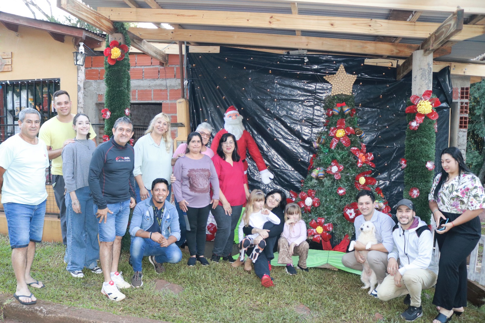 Oberá celebró la magia navideña con el encendido del árbol en el Centro Cívico imagen-19