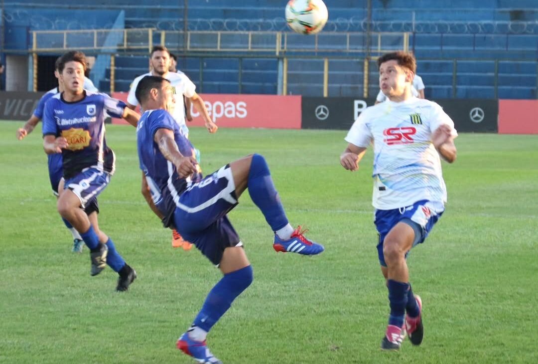 Mitre goleó y se metió en la definición del Torneo Clausura imagen-6