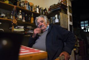 Pepe Mujica reveló que el cáncer se expandió hasta el hígado: “Hasta acá llegué” imagen-4