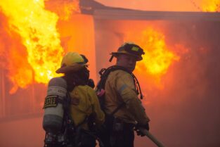 Estado de emergencia en California: 30 mil evacuados por incendios forestales imagen-4