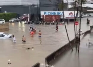 Inundaciones, refugiados y calles anegadas por lluvias torrenciales en Florianópolis imagen-5