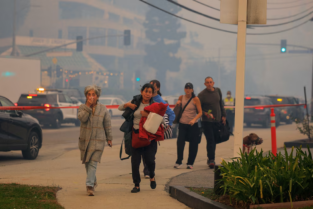 Estado de emergencia en California: 30 mil evacuados por incendios forestales imagen-6