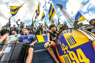 Mitre recibió el aliento de su hinchada con un banderazo histórico imagen-5