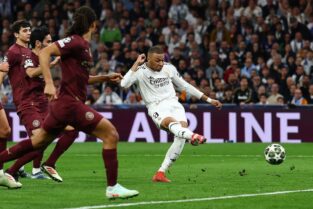 El Real Madrid aplastó al Manchester City con un hat trick de Mbappé imagen-6